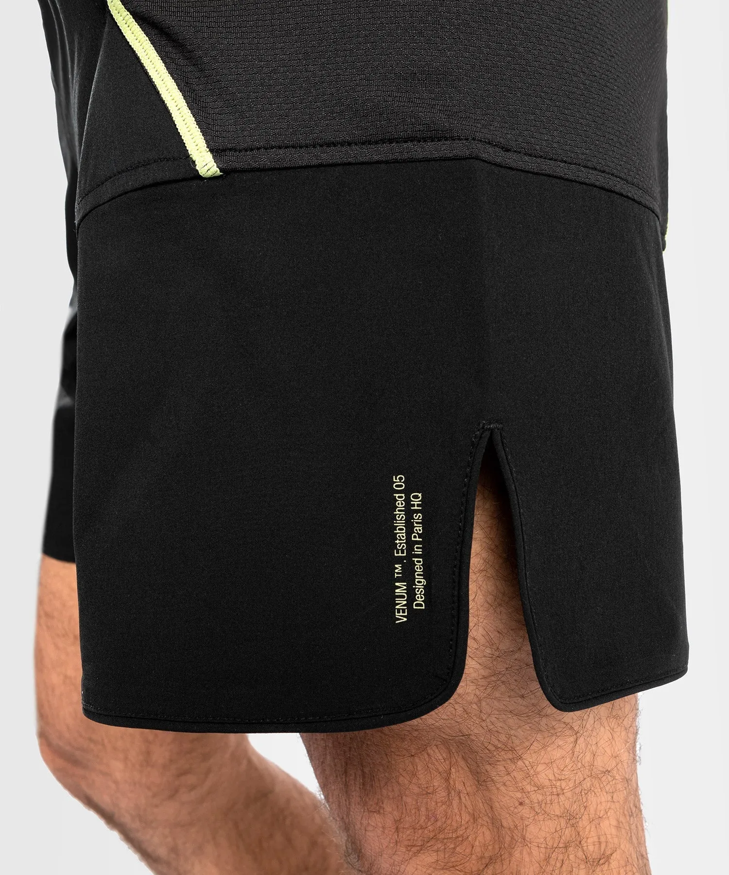 Fightshorts - Venum - 'Fusion 2.0' - Black/Yellow